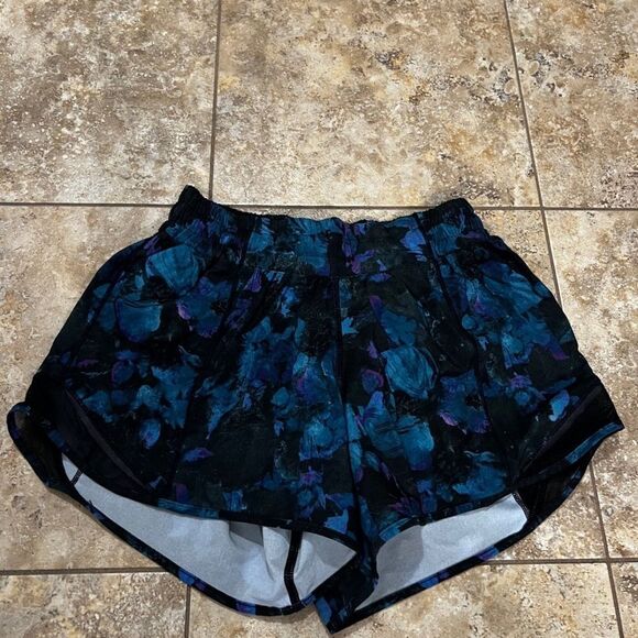 Lululemon Hotty Hot Short II *Long 4" Floral Shift Blue Multi / Black - Picture 1 of 3